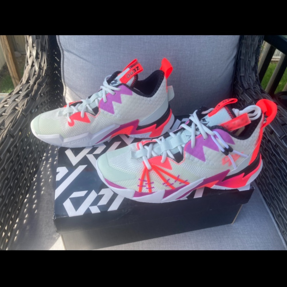 (NIB) Nike Jordan Why Not Zer0.3 Men Size US 9.5 Basketball Shoes